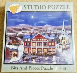 500 Stck. Puzzle 16 Zoll x 20 Zoll "The Inn At Three Pine" von Bits & Pieces versiegelt Bob Fair - Bild 1 von 3