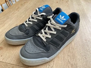 Adidas Forum Low Originals HQ1507 dunkelgrau und karbonschwarz KOSTENLOSER VERSAND UK-Größe 9 - Bild 1 von 15