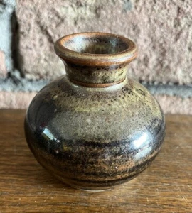 Dirtworks Studio Kunstkeramik kleine Mini Vase signiert süß - Bild 1 von 9