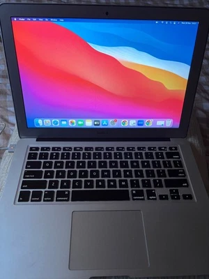 Apple MacBook Air 13.3' (2013) 128GB. Silver. Good condition.  - Image 1 of 4