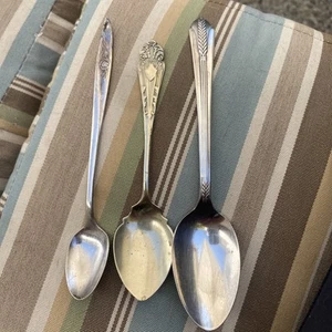 Original Wallace Roger’s Sugar Spoon Lot 3 Community Feather Used Vintage - Picture 1 of 2