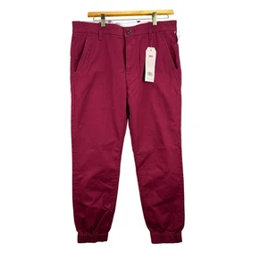 Levis Herren Chino Jogginghose Burgund Regular Fit Elastischer Bündchen Größe 32x30 Neu mit Etikett - Bild 1 von 6