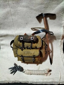 1/6 DID DRAGON ETC. WW II GERMAN Gebirgsjägers BACKPACK, ICE AXE AND ROPE - Imagen 1 de 10