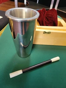 Misers Cocktail Shaker Joe Porper MAGIC TRICK Limited Edition MINT Conditio - Picture 1 of 6