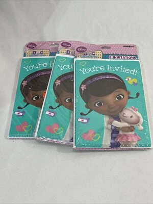 Lote de 3 convites de festa de aniversário Doc McStuffins Disney. Total de 24 convites - Imagem 1 de 2