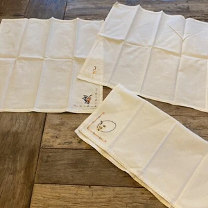 Cloth napkins set of 3 embroidered butterflies vintage - Picture 1 of 6