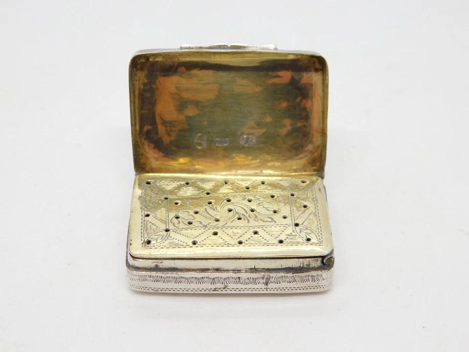 Antigua vinagreta floral de plata de ley Jorge IV Birmingham 1825 Foto 1 de 4