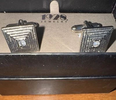 Gemelos rectangulares de cristal negro tono plata 1928 Foto 1 de 2