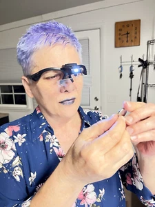 Magnifier Glasses - 2 LED Lamps, Bracket, and Headband that is Interchangeable - Picture 1 of 14