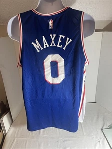 Herren Philadelphia 76ers Tyrese Maxey Trikot Größe L Blau Fanatics Brandneu S50 - Bild 1 von 5