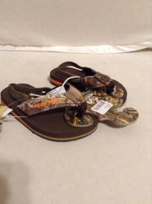 RealTree Toddler Boys Flip Flops Lil Bay Camo Size Small Retails $24.00 - Image 1 of 4