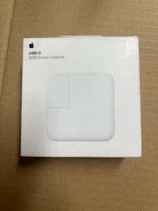 Apple Genuine OEM MacBook Air / iPad Pro Charger 30W USB-C Adapter Wall Plug - Picture 1 of 2