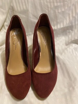 Jessica Simpson Burdeos Gamuza Cuña Tacones 9 - Cartera se vende por separado Foto 1 de 4