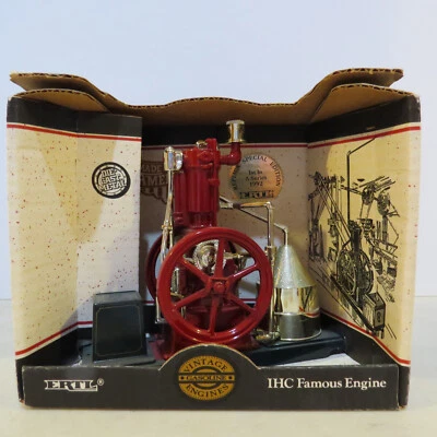 Motor Ertl International IHC hecho en EE. UU. 1/8 IH-615DA-B2 Foto 1 de 4
