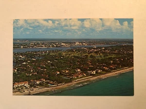 PALM BEACH FL AERIAL VIEW ISLAND-CCEAN - LAKE WORTH & UNUSED SKYLINE POSTCARD - Picture 1 of 2