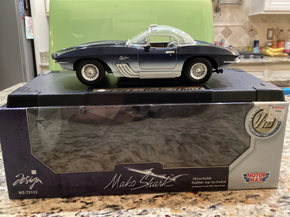 MotorMax - 1:18th Scale - 1961 Chevrolet Corvette Mako Shark ZL-1 - #73102 NICE - Image 1 of 4