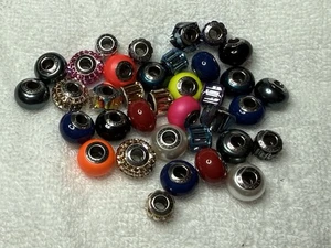 Enorme Lote Multicolor de Cuentas Diapositivas con Dijes de Cristal Elementos Swarovski - Imagen 1 de 8