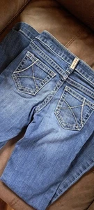 Girls Ariat Blue Jeans REAL Boot Cut Stretch Low Rise Slim Fit "Read" Cowgirl 8 - Picture 1 of 9