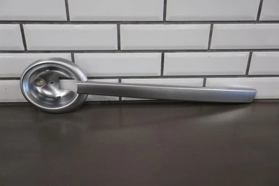 2003 - 2006 雪佛兰 SSR 右侧乘客内门把手缎面银色装饰 — 第 1/4 张图片