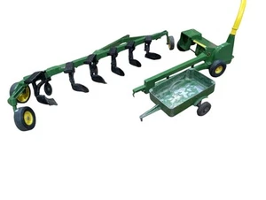 Vintage ERTL John Deere Tractor 1/16 Attachment #525 + Chopper + Silk Trailer - Picture 1 of 17