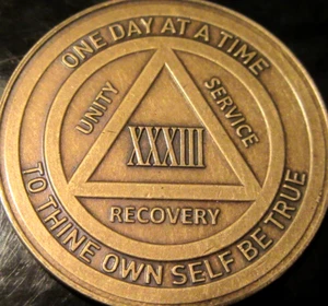 Alcoholics Anonymous AA 33 Year Bronze Medallion Token Coin Chip Sobriety Sober - Picture 1 of 10