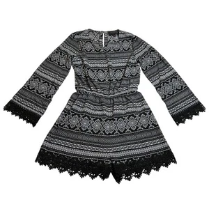 Romeo & Juliet Couture Crewneck Boho Print Lace Trim Playsuit Romper Size Small - Picture 1 of 7