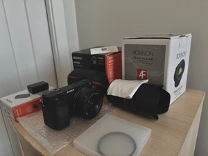 sony a6400 with lens - Picture 1 of 9