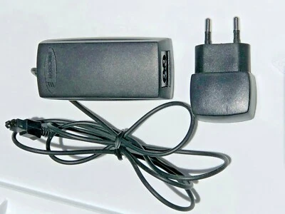 Sony ERICSSON 402 0470-BV AC / DC путешествий источник питания ЕС штепсельная вилка / трансформатор 5 В - Изображение 1 из 3