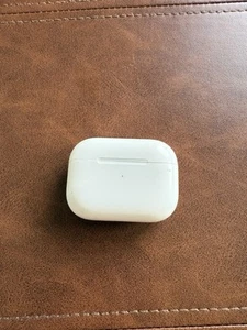 USED WITH NEW EAR TIPS - AirPods Pro 2nd Generation A2700 - Photo 1 sur 4