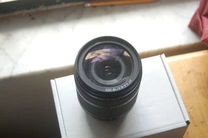 Sony 18-200mm F3.5-6.3 DT SAL18200 Lens for Minolta/Sony A-mount- WORKS - Tested - Picture 1 of 7