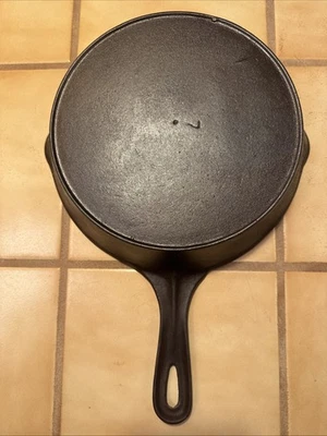 Vollrath (Unmarked) Cast Iron Skillet #7-w/Heat Ring - Image 1 of 4