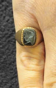 9ct Gold Signet Ring - 1980s Vintage Roman Centurio Intaglio Hematite Size M 1/2 - Picture 1 of 8