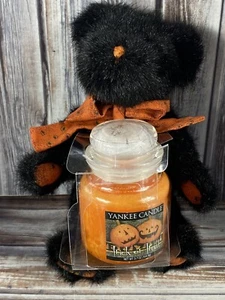BOYDS BEARS 8" Boo Plush Bear w/ Yankee Candle Trick or Treat 3.7 oz - Gift Set - Picture 1 of 5