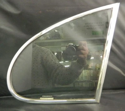 ** JAGUAR MKX 420 G RIGHT VENT WINDOW ORIGINAL TRIPLEX GLASS ** - Image 1 of 3