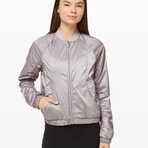 Giacca Lululemon Sopra le nuvole, cromo scuro, taglia 6 J158 - Foto 1 di 9