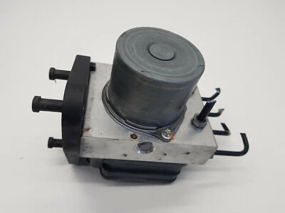 2015 MERCEDES-BENZ C63 S AMG W205 ABS PUMP OEM A2054310600 - Imagem 1 de 4