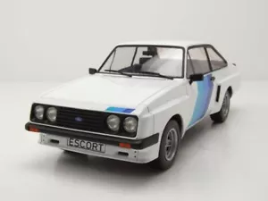 Ford Escort MK2 RS 2000 X-Pack 1977 bianco blu modellino auto 1:18 MCG - Foto 1 di 9