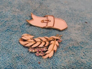 Vintage Enameled Flower Pin Brooch White Petals 2.5in Diameter Flower Power - Picture 1 of 6