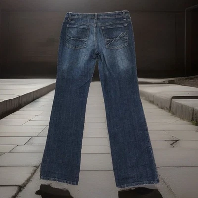 Bisou Bisou 牛仔裤女式 10 靴型剪裁 W32-L32 深水洗褪色中腰蓝色牛仔布 — 第 1/4 张图片