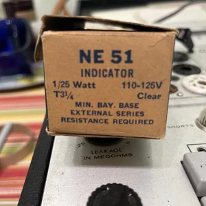 Box of 7 GE Type NE51 Indicator Lamps. NOS. Nice Advertising Box Included. - Picture 1 of 7