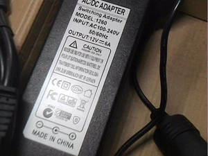 Netzteil 230V AC auf 12V / 6A DC mit Zigarettenanzünderdose - Bild 1 von 2