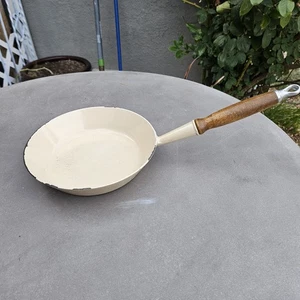 Vintage Le Creuset France Cast Iron White Enamel 24 Wood Handle Skillet Pan 9.5" - Picture 1 of 14