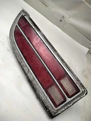 Conjunto de luz trasera derecha Pontiac Firebird 1970 1971 1972 1973 Foto 1 de 3