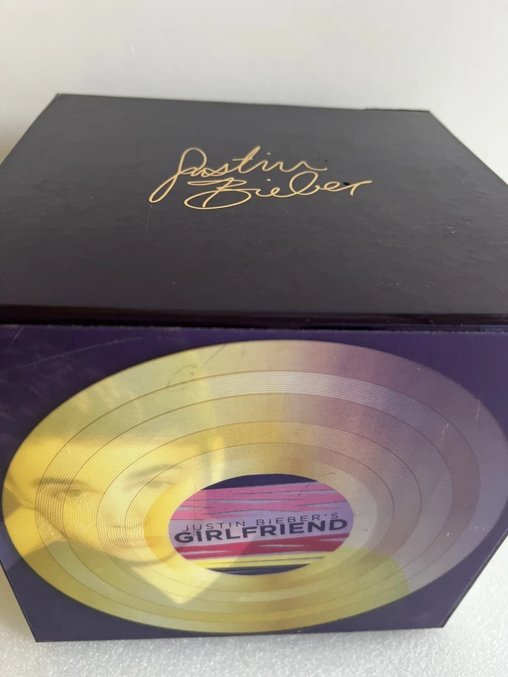 Nuevo Justin Bieber's Girlfriend Juego de 3 piezas Eau De Parfum Loción Corporal Lavado 3.4Fl.oz Foto 1 de 4