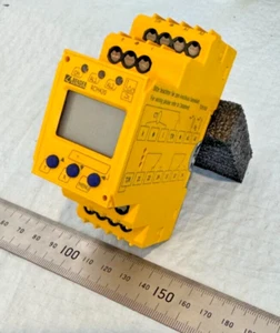 BENDER RCM420-D-2 Residual Current Monitor - Insulation Voltage 250V B74014002 - Picture 1 of 7