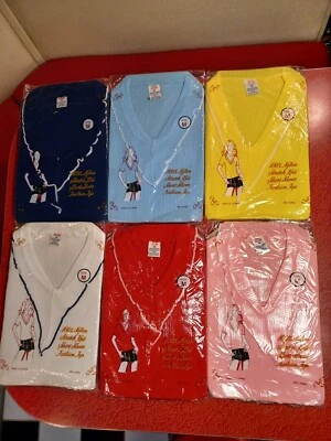 Top de manga corta tejido elástico de nailon DEADSTOCK de mediados de siglo años 70 de colección S M L Foto 1 de 4