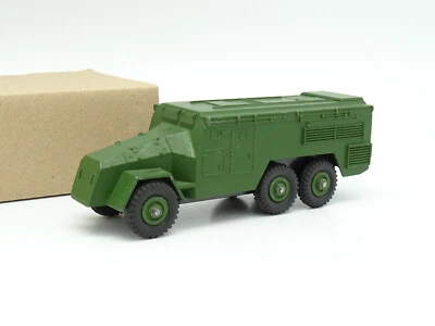 Dinky Toys GB Militare SB 1/43 - Veicolo Comando Corazzato 677 - Immagine 1 di 3