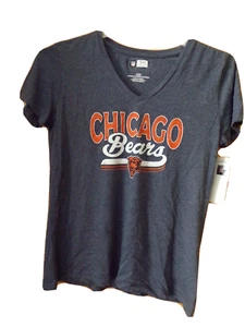 Camiseta CHICAGO BEARSS Gris Cursiva Cuello en V SS ~ Mujer Talla MEDIANA ~ NUEVA con etiquetas - Imagen 1 de 1