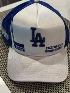 TOPPS X FANATICS FEST LIDS PLAYER CHASE SERIES 2 LA DODGERS FERNANDO VALENZUELA - Picture 1 of 2