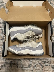 Nike Kinder Air Jordan 11 Low 505835-140 grau weiß Schnürschuhe Sneaker Schuhe Größe 12C - Bild 1 von 9
